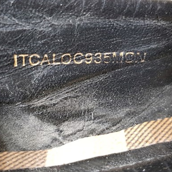 Burberry Flats - Picture 10 of 11